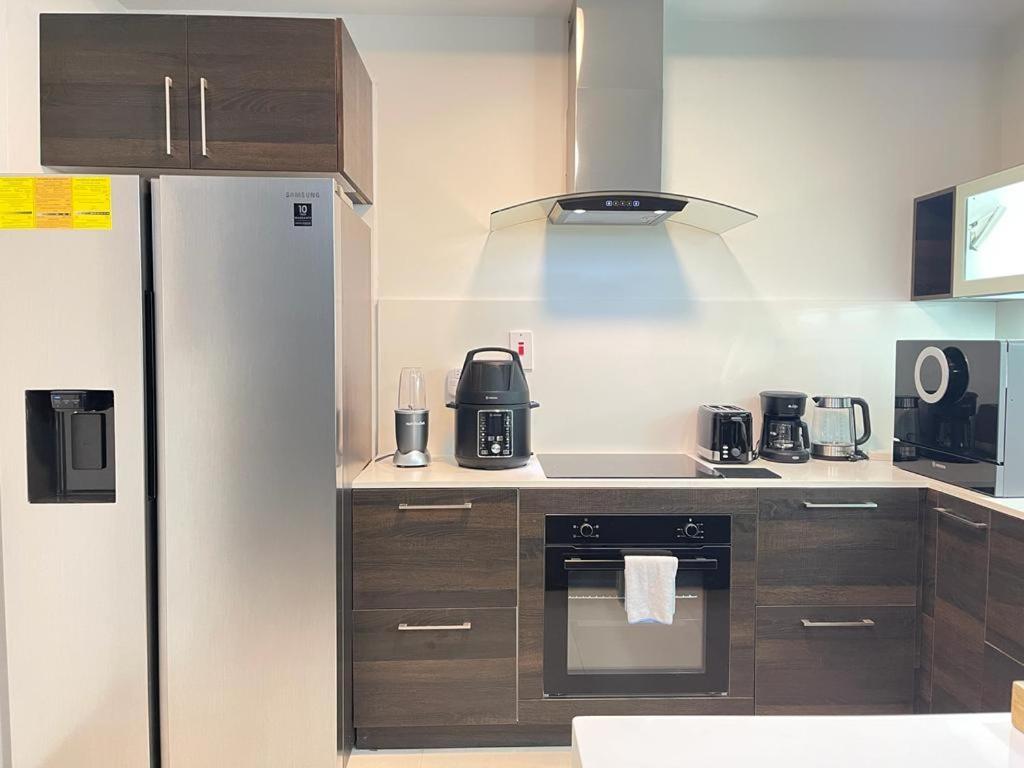 Parkhurst Lux Condo Near Devon House Kingston Dış mekan fotoğraf